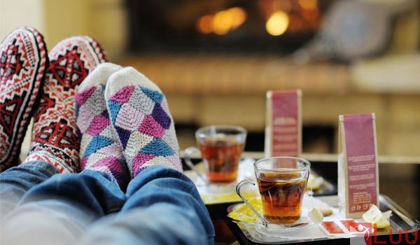 ben-nhau-am-ap-mua-dong