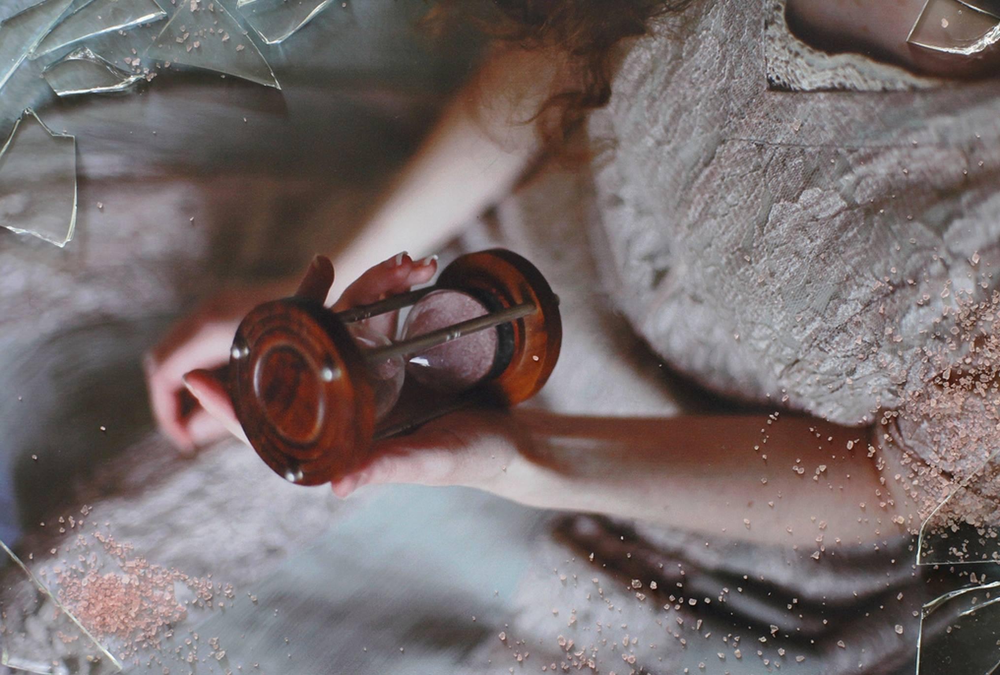 dung-nam-trai-tim-minh-bang-ca-hai-ban-tay-siet-chat_0