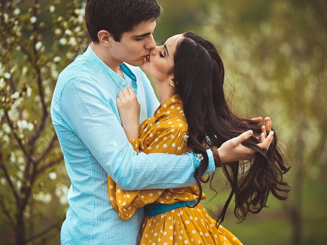 love_kissing_couple_hd_wallpaper