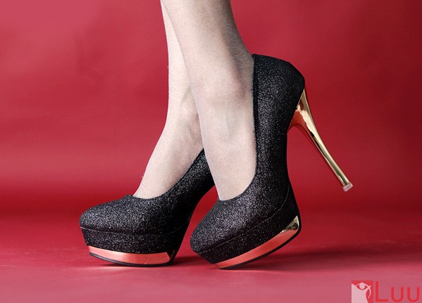 nang-thich-giay-cao-got