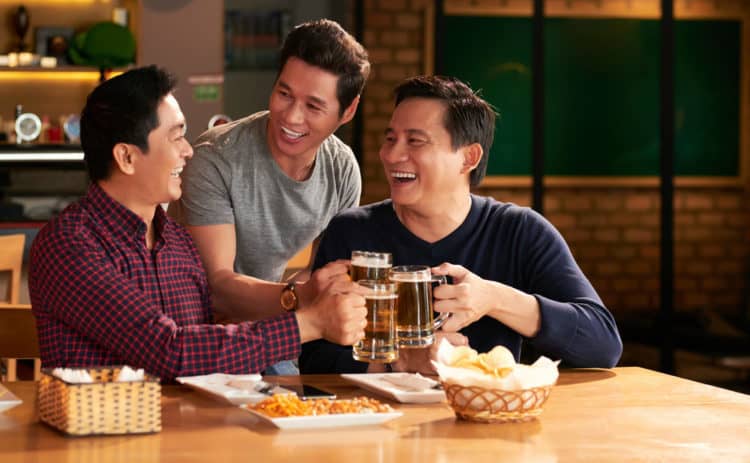 5 cách uống rượu không say dành cho các đấng mày râu 5 cách uống rượu không say dành cho các đấng mày râu